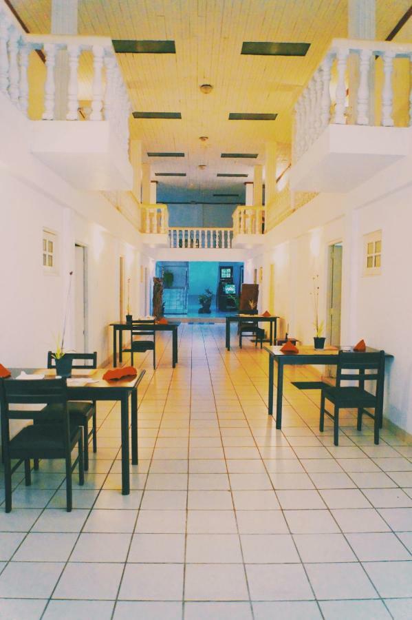 Oasis Skybeach Hostel - Negombo Ngoại thất bức ảnh